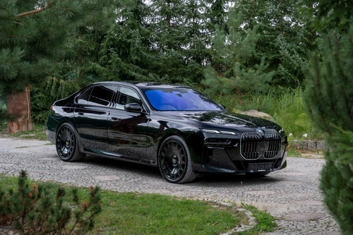 BMW 740