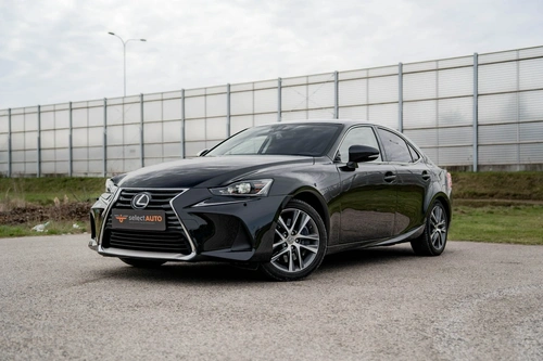 Lexus IS