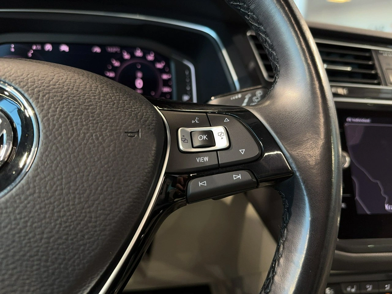 Volkswagen Tiguan - Zdjęcie 21