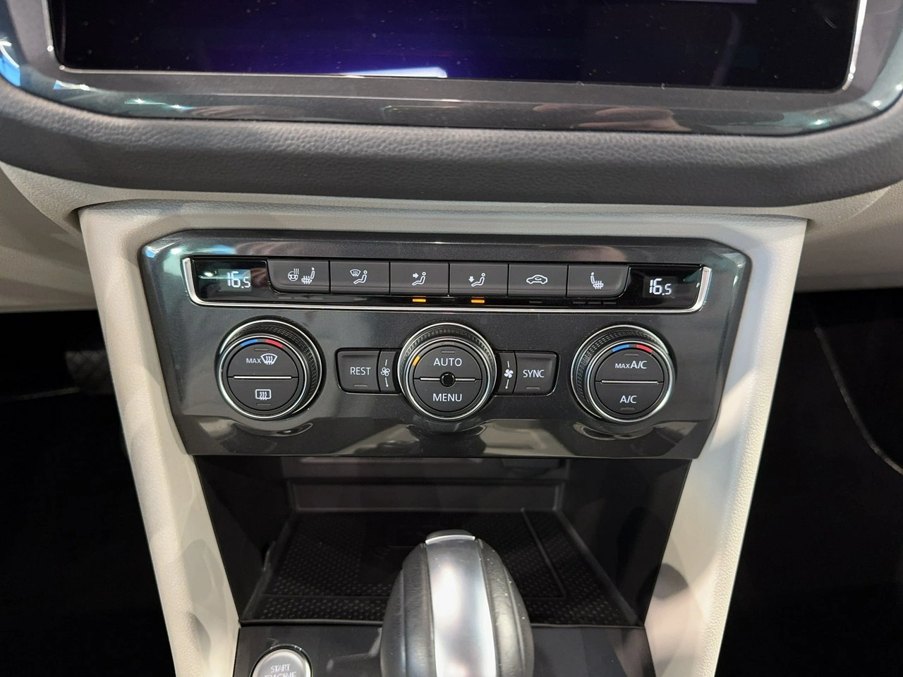 Volkswagen Tiguan - Zdjęcie 33