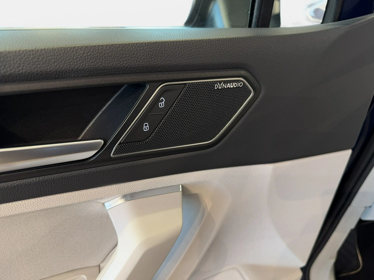 Volkswagen Tiguan - Zdjęcie 35