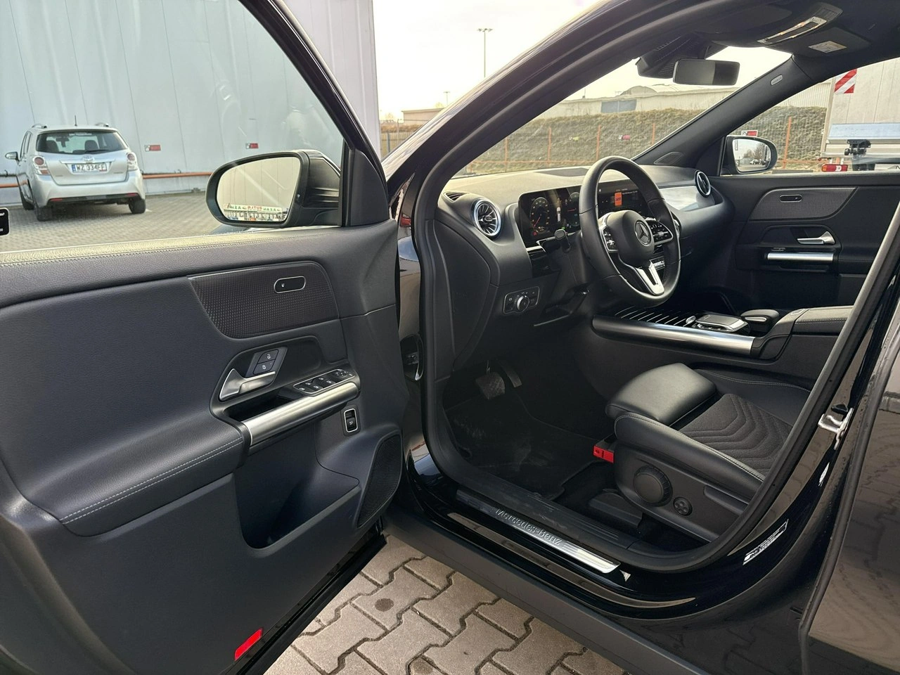 Mercedes EQA - Zdjęcie 9