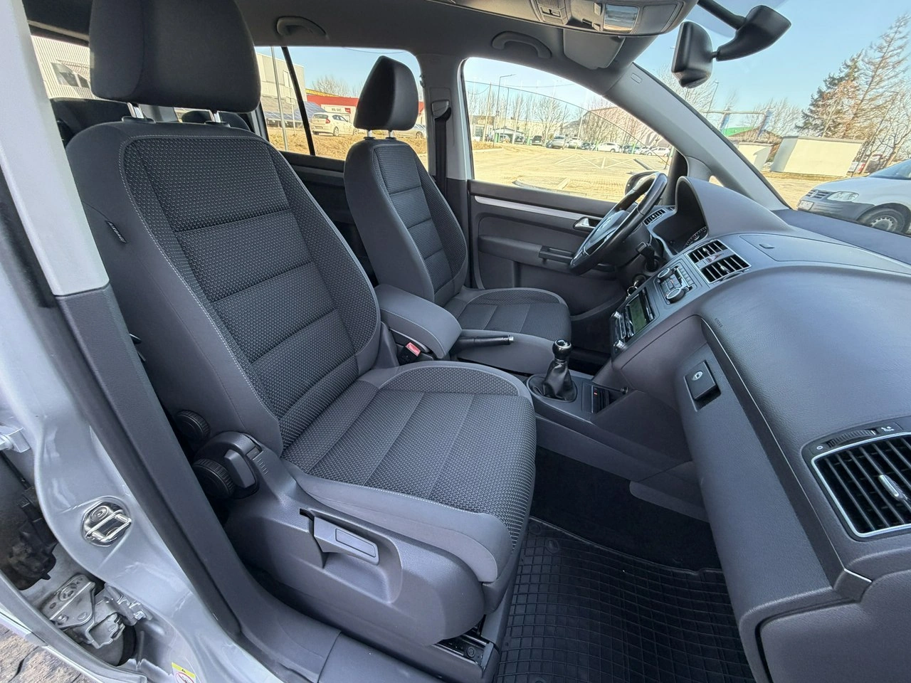 Volkswagen Touran - Zdjęcie 28