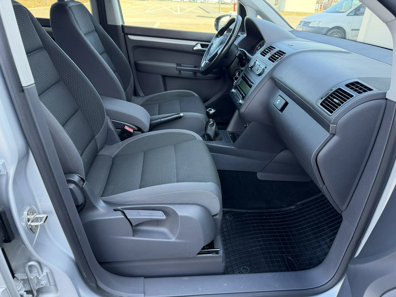 Volkswagen Touran - Zdjęcie 29