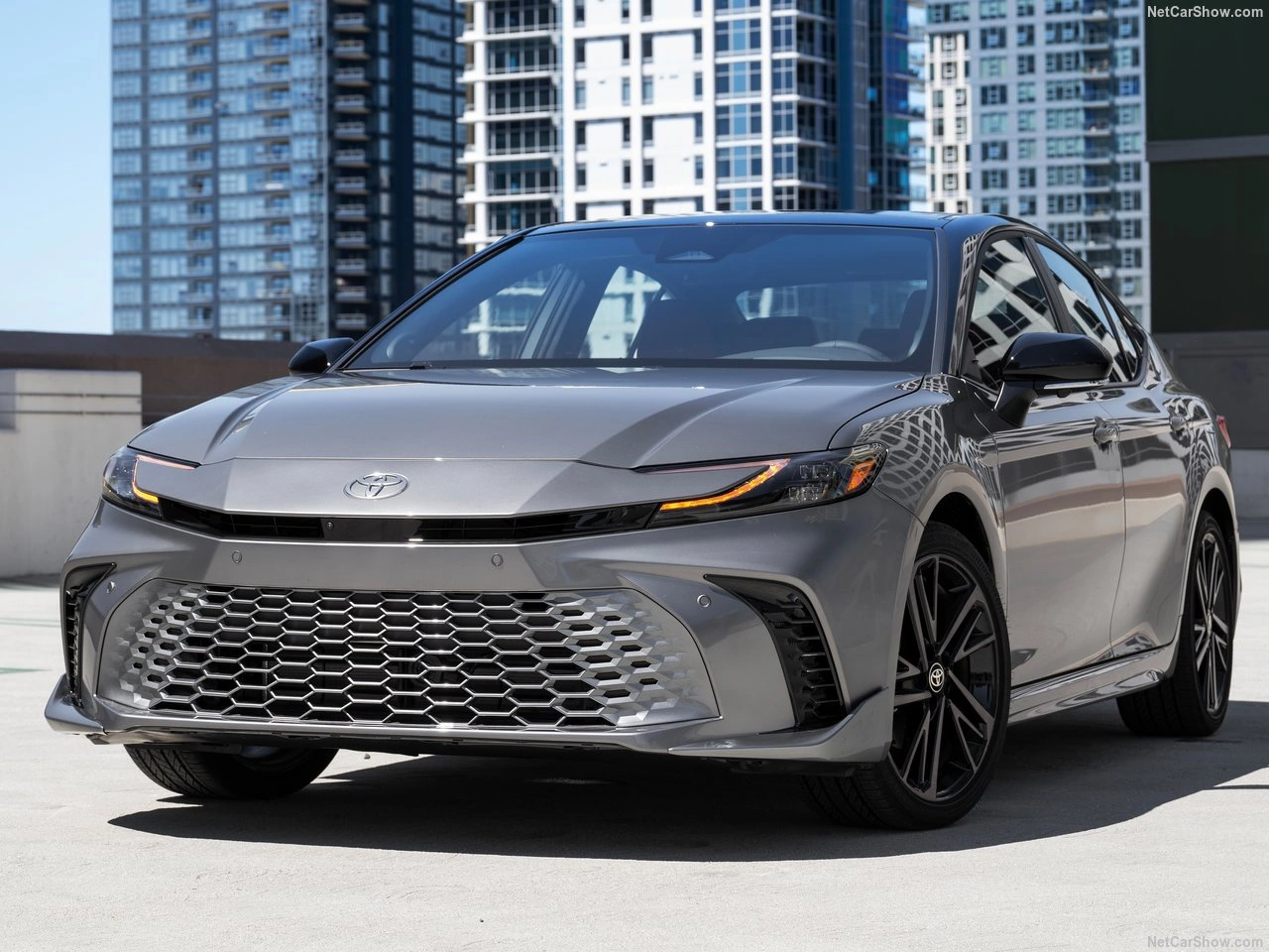 Toyota Camry - Główne zdjęcie