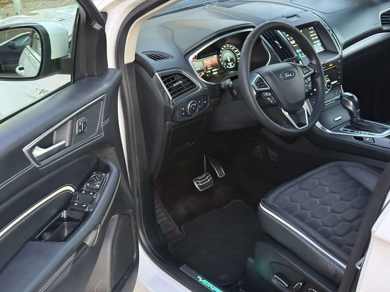 Ford Edge - Zdjęcie 17