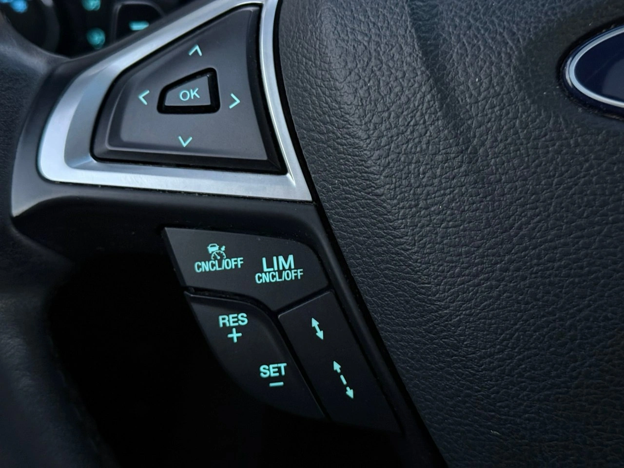 Ford Edge - Zdjęcie 28