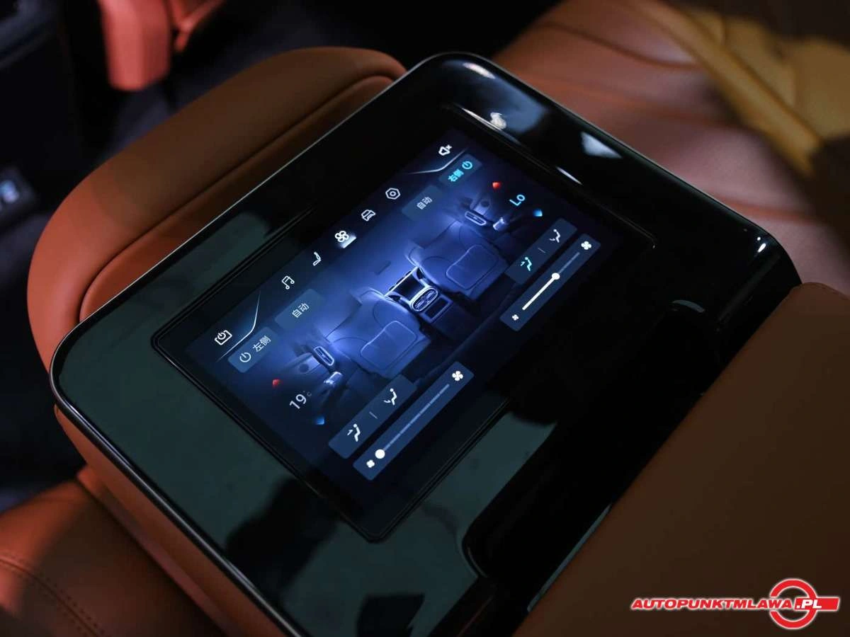 BYD Yangwang U8 - Zdjęcie 19