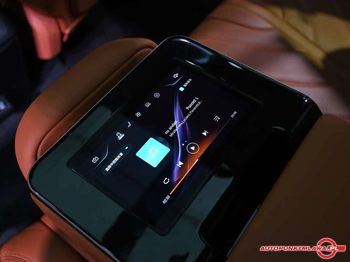 BYD Yangwang U8 - Zdjęcie 29