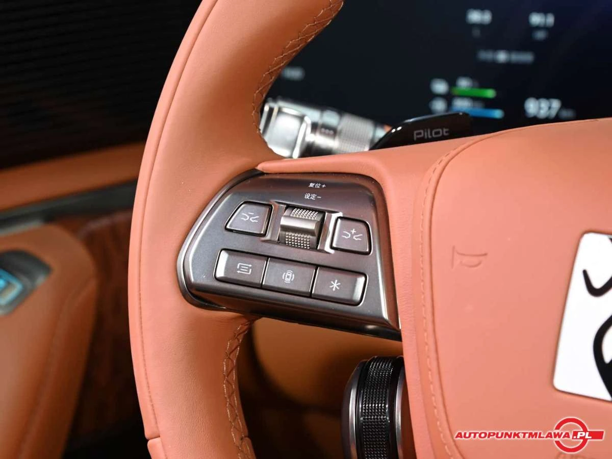 BYD Yangwang U8 - Zdjęcie 12