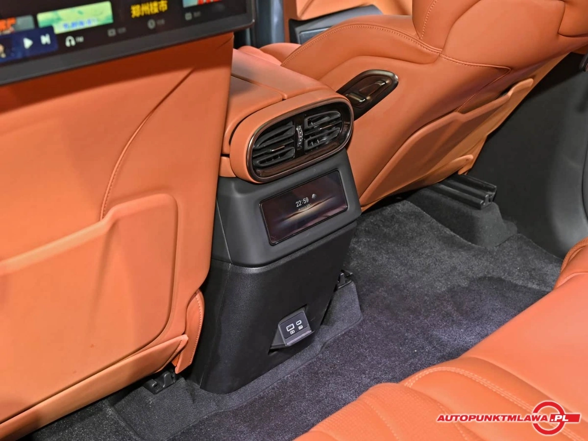 BYD Yangwang U8 - Zdjęcie 23