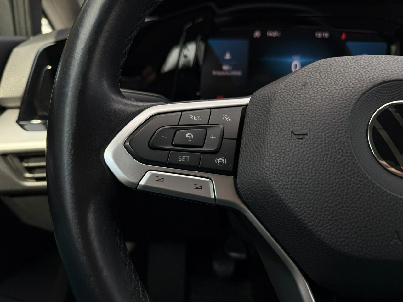 Volkswagen Golf - Zdjęcie 19