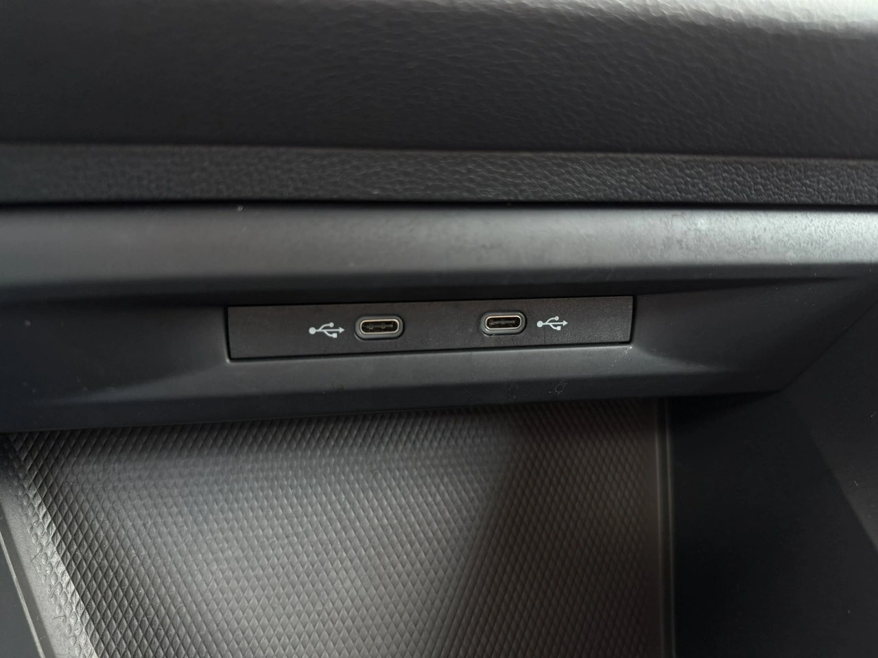 Volkswagen Golf - Zdjęcie 32