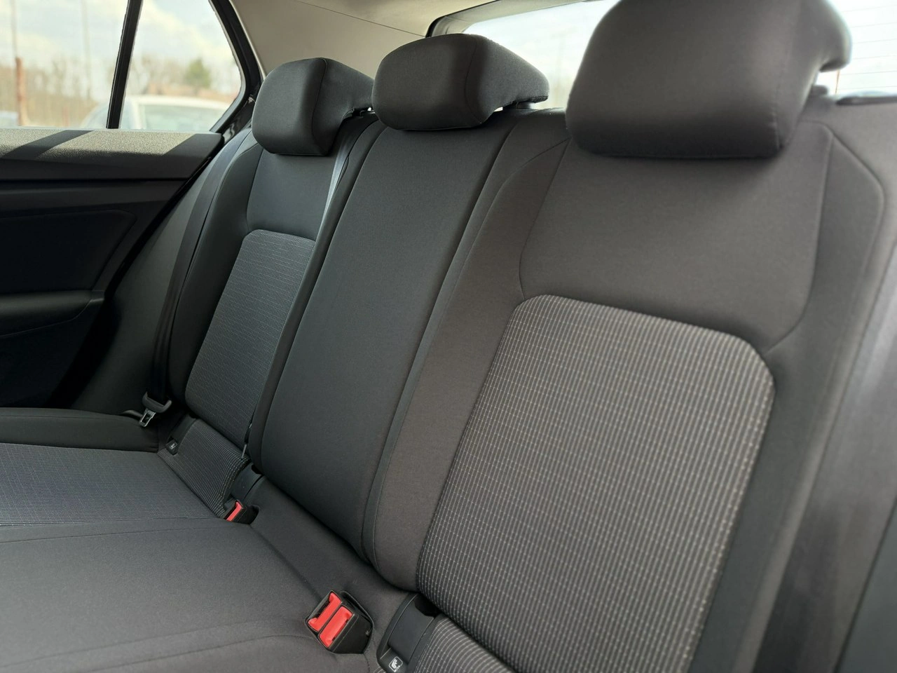 Volkswagen Golf - Zdjęcie 37