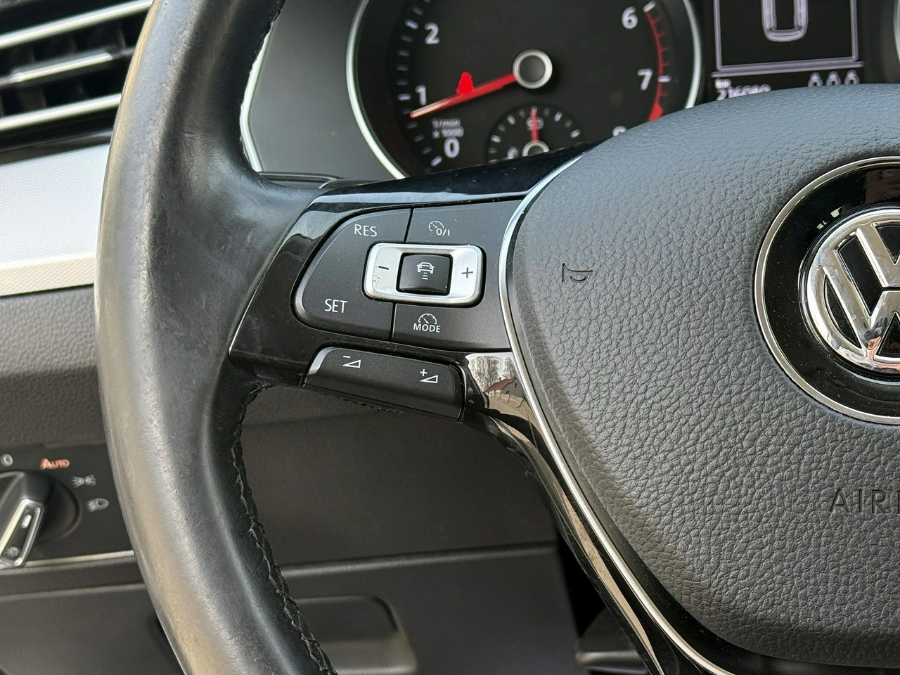 Volkswagen Passat - Zdjęcie 12