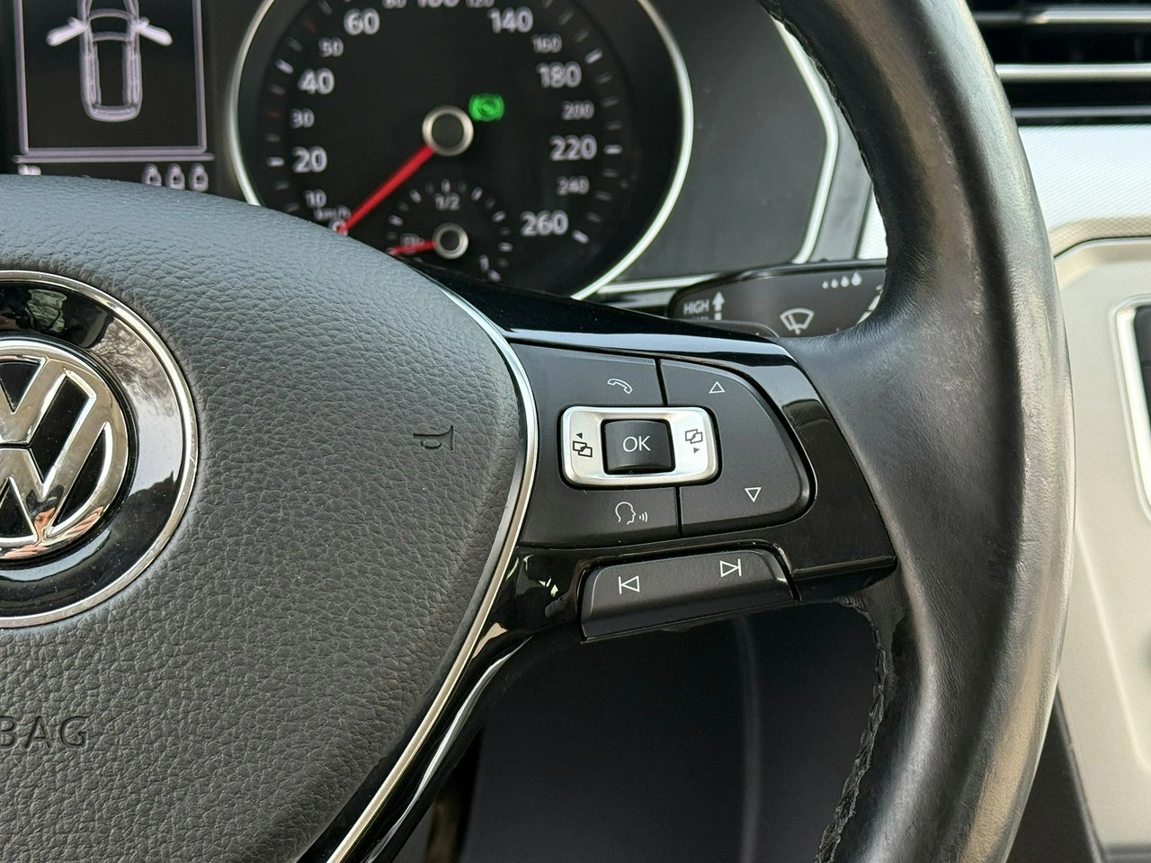 Volkswagen Passat - Zdjęcie 11