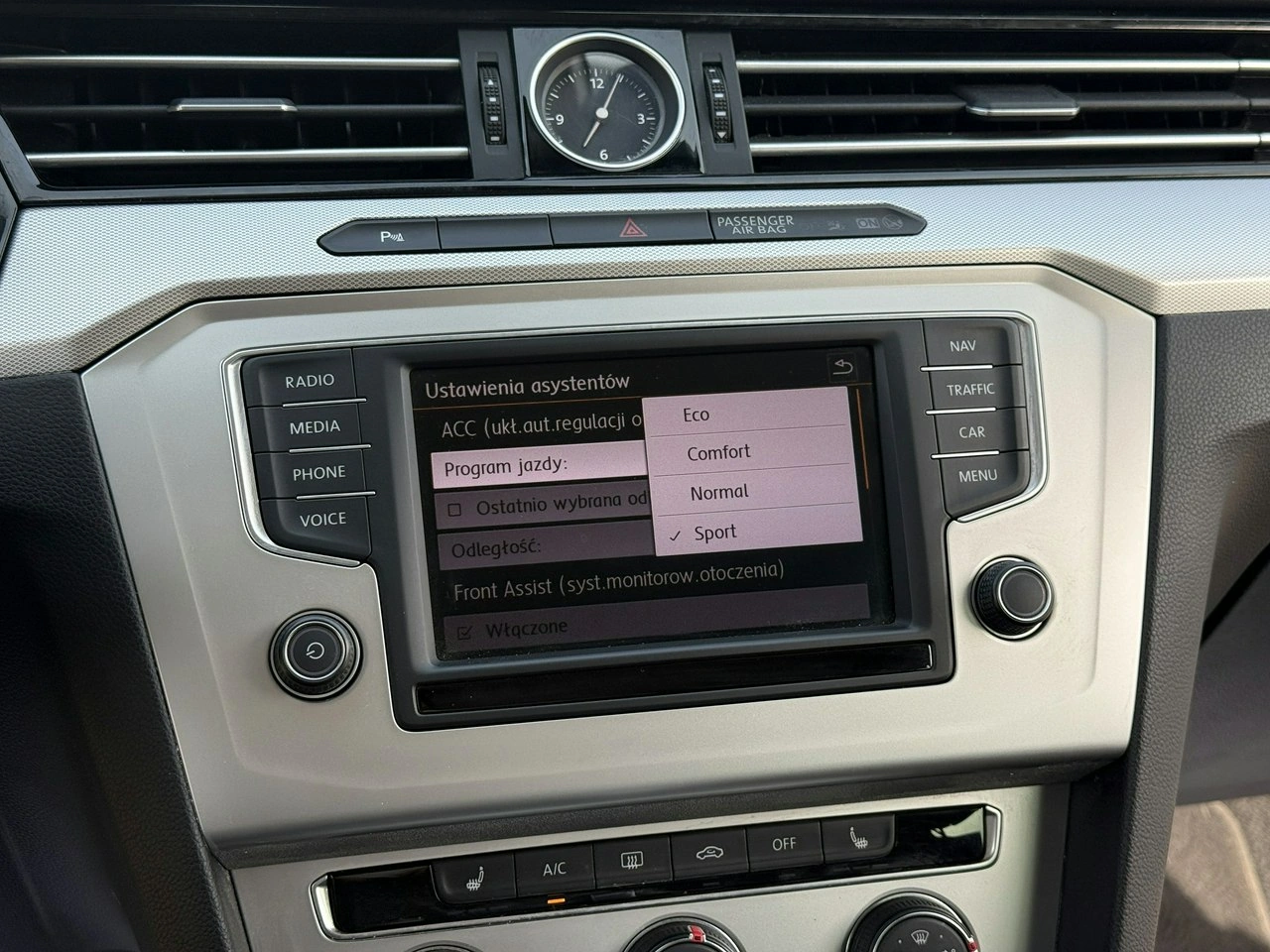 Volkswagen Passat - Zdjęcie 51