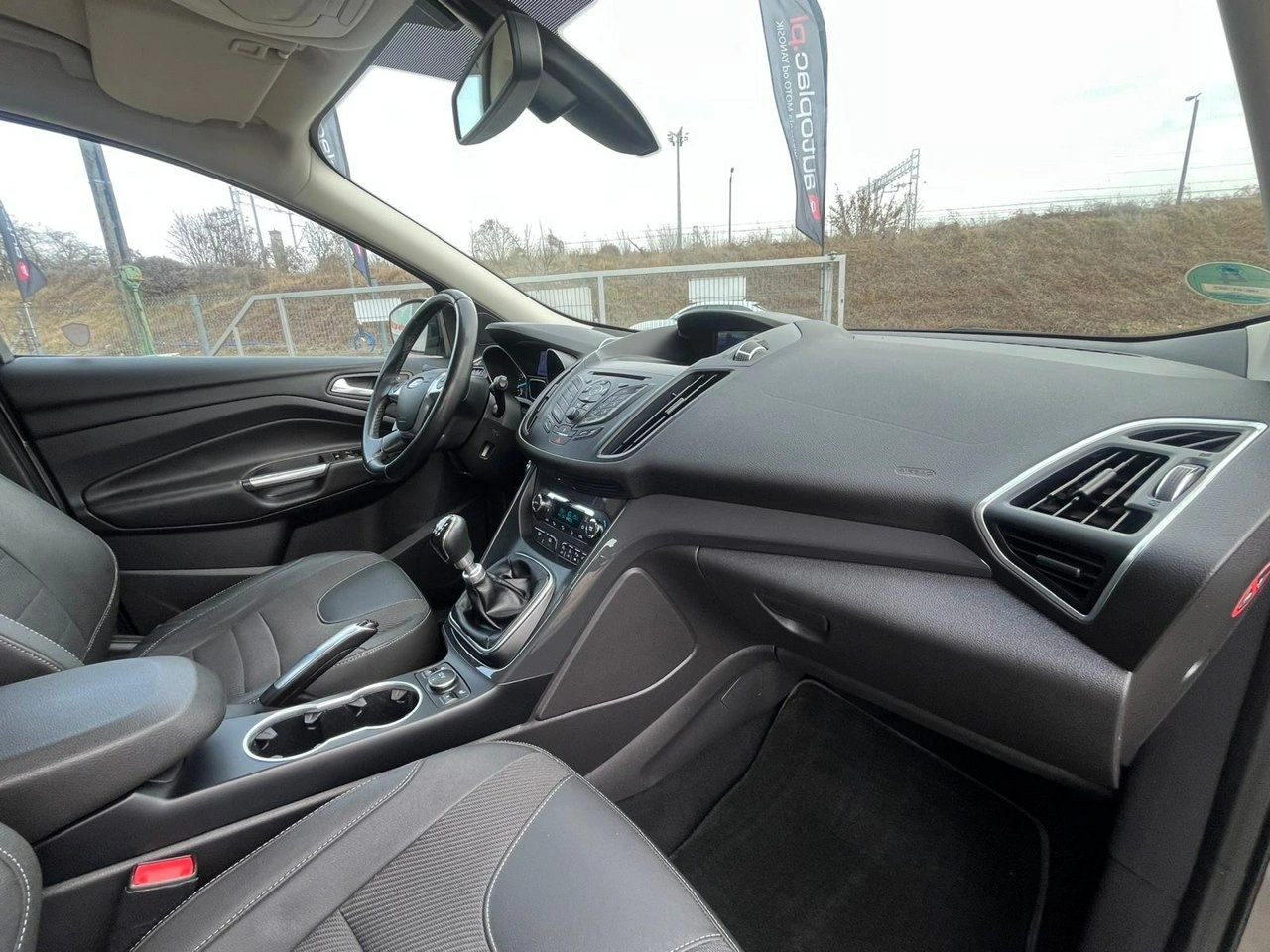 Ford Kuga - Zdjęcie 14