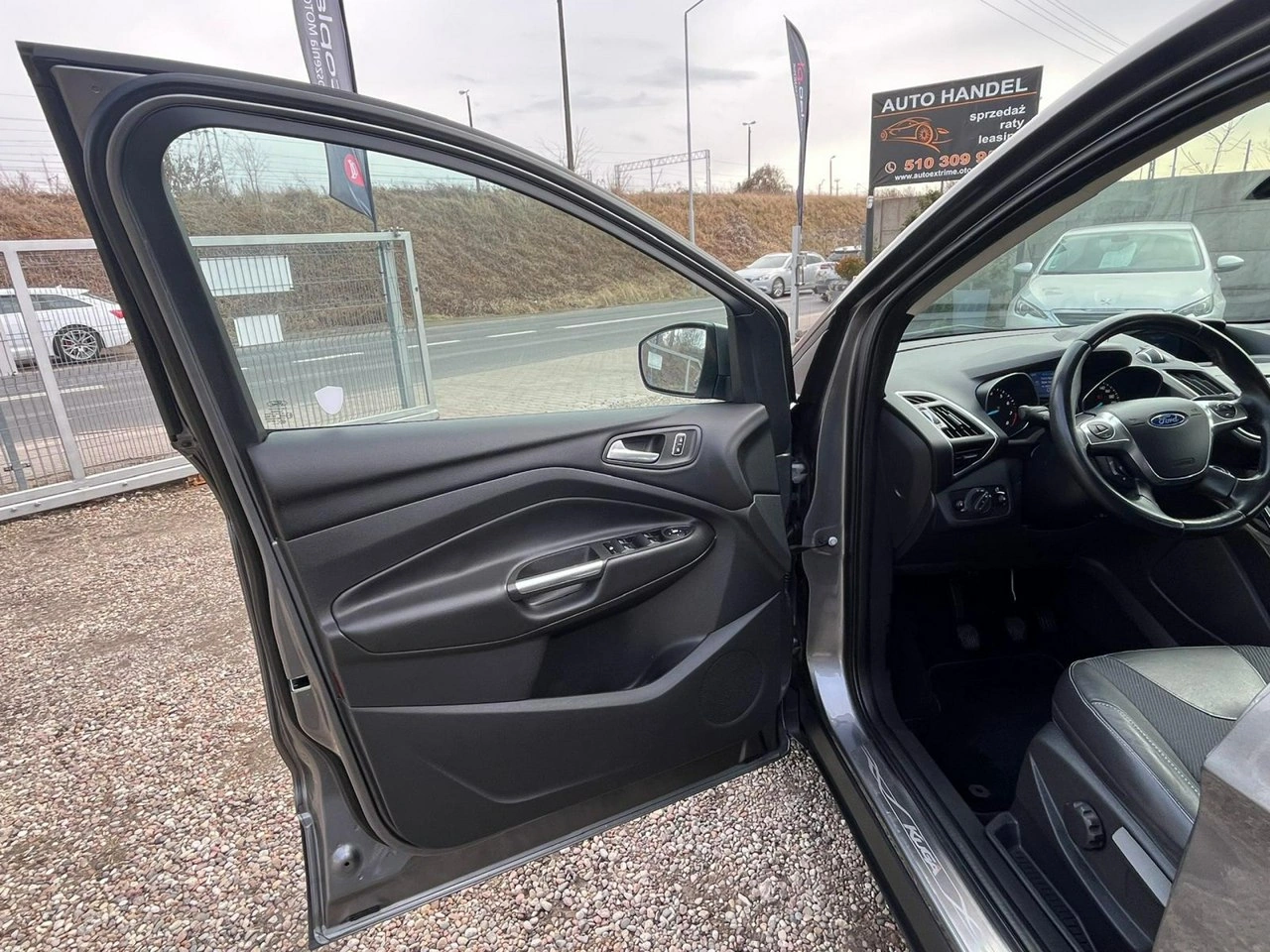 Ford Kuga - Zdjęcie 25