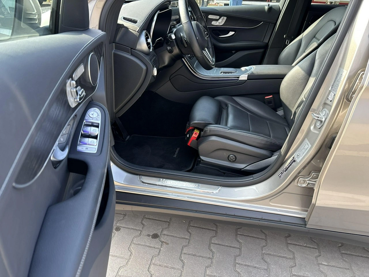 Mercedes GLC 200 - Zdjęcie 10