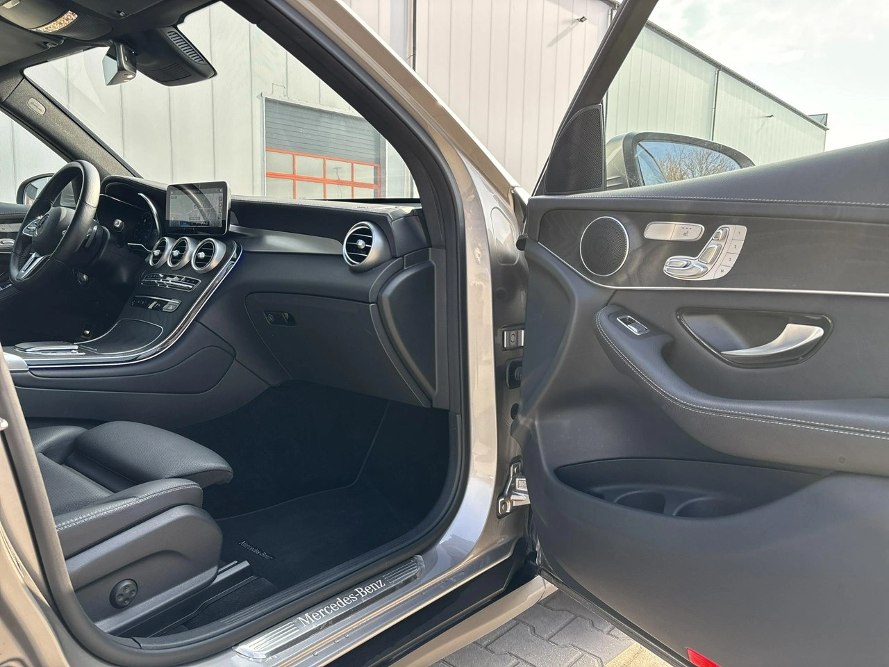 Mercedes GLC 200 - Zdjęcie 18