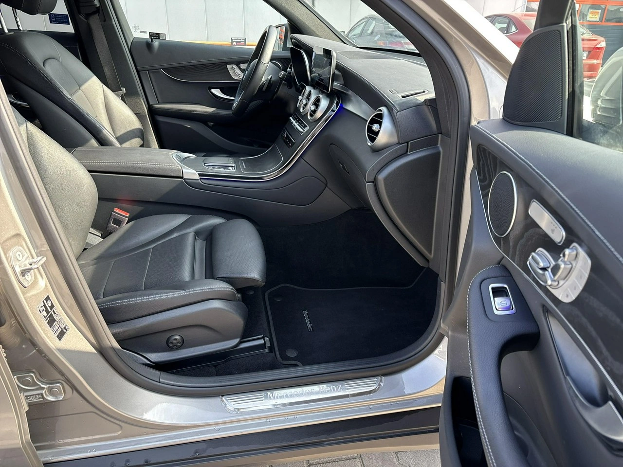 Mercedes GLC 200 - Zdjęcie 19