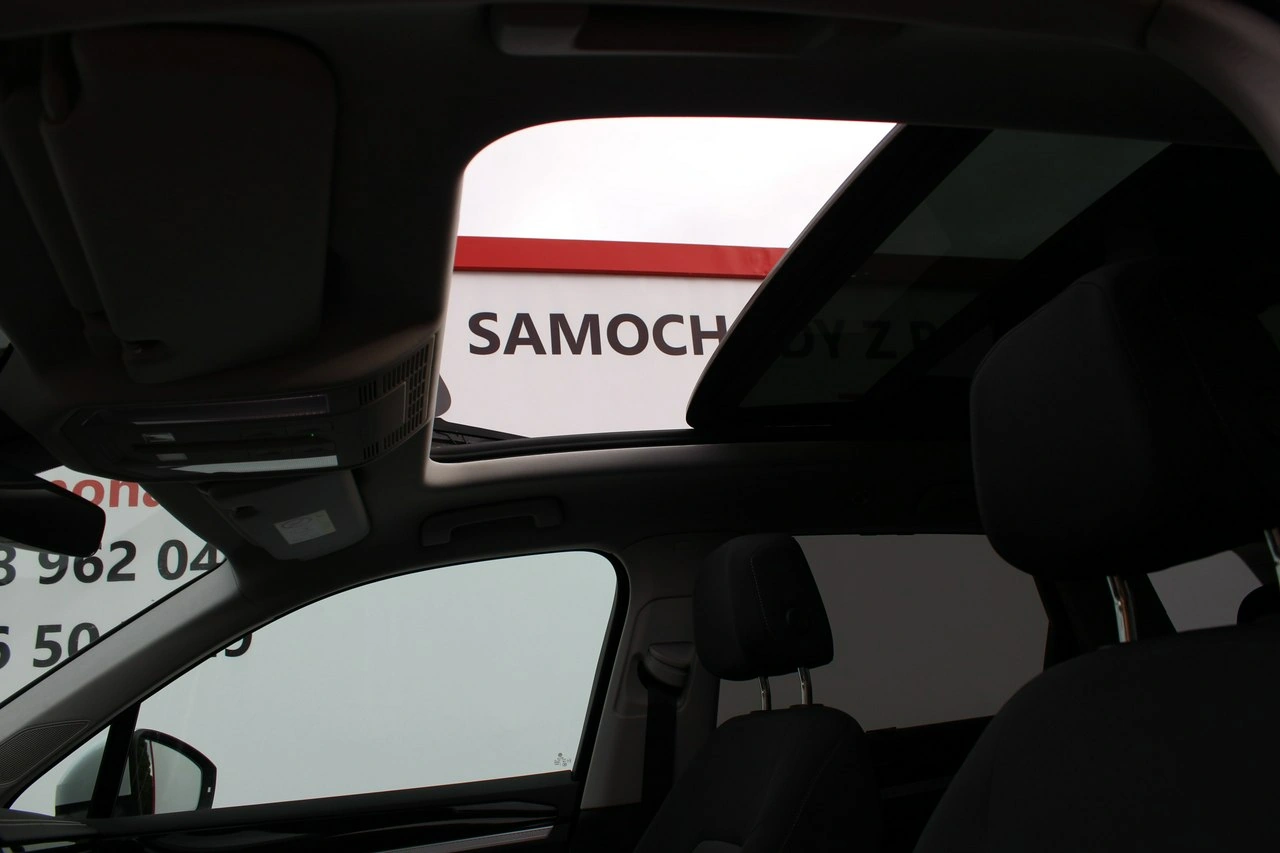 Volkswagen Touareg - Zdjęcie 14