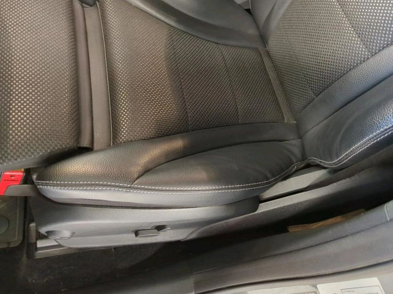 Mercedes GLC 200 - Zdjęcie 21