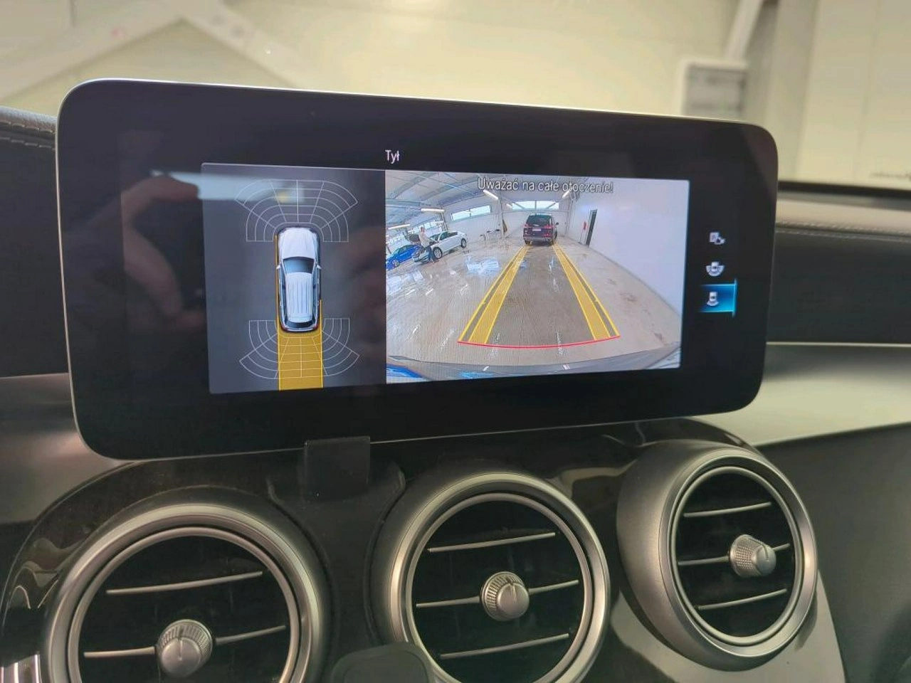 Mercedes GLC 200 - Zdjęcie 14