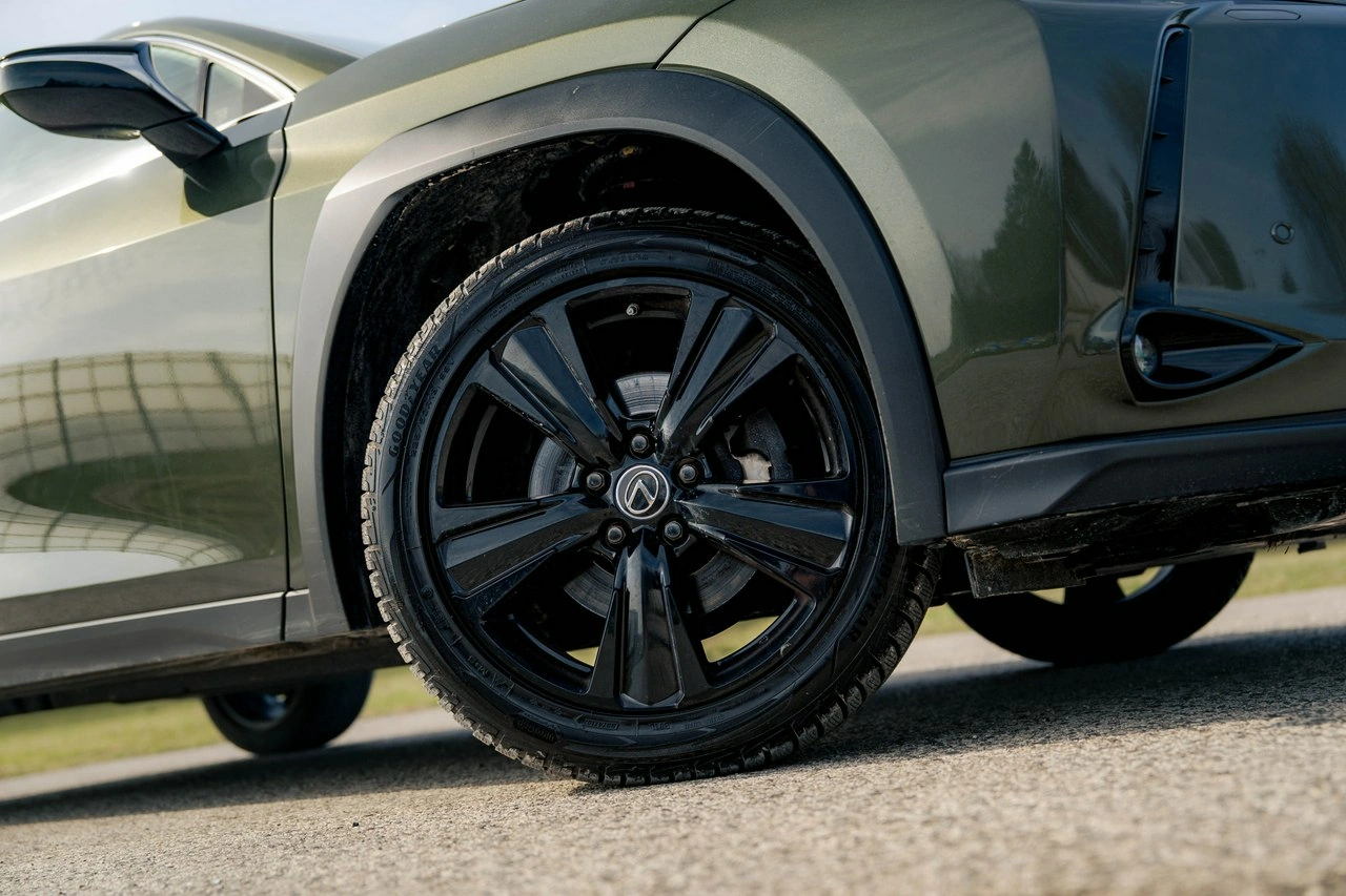 Lexus UX - Zdjęcie 12