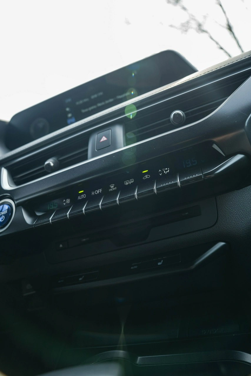 Lexus UX - Zdjęcie 28