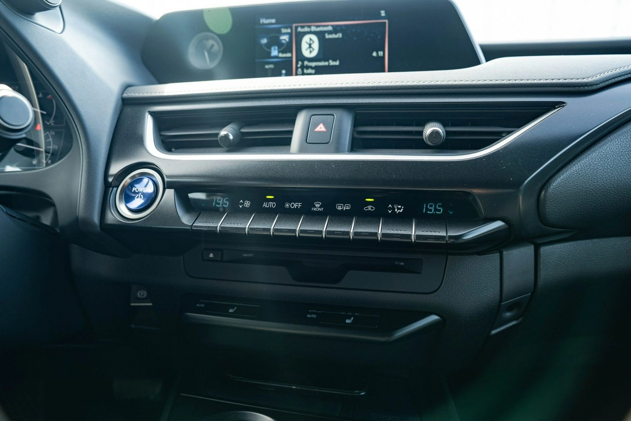 Lexus UX - Zdjęcie 29