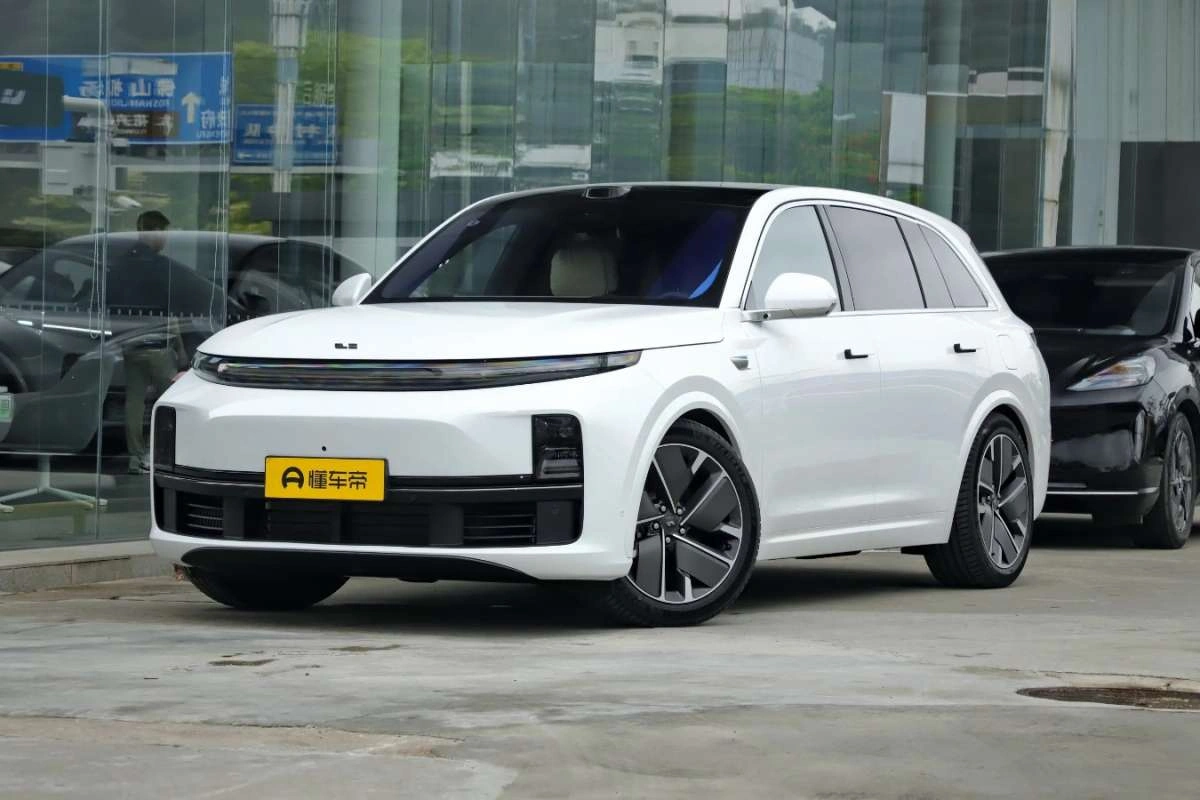 Li L7 - Główne zdjęcie