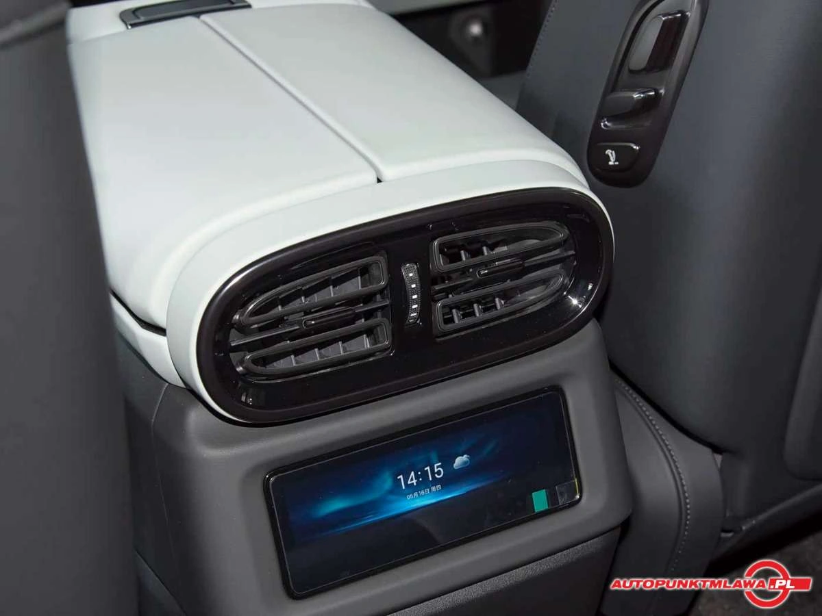 BYD Yangwang U8 - Zdjęcie 18