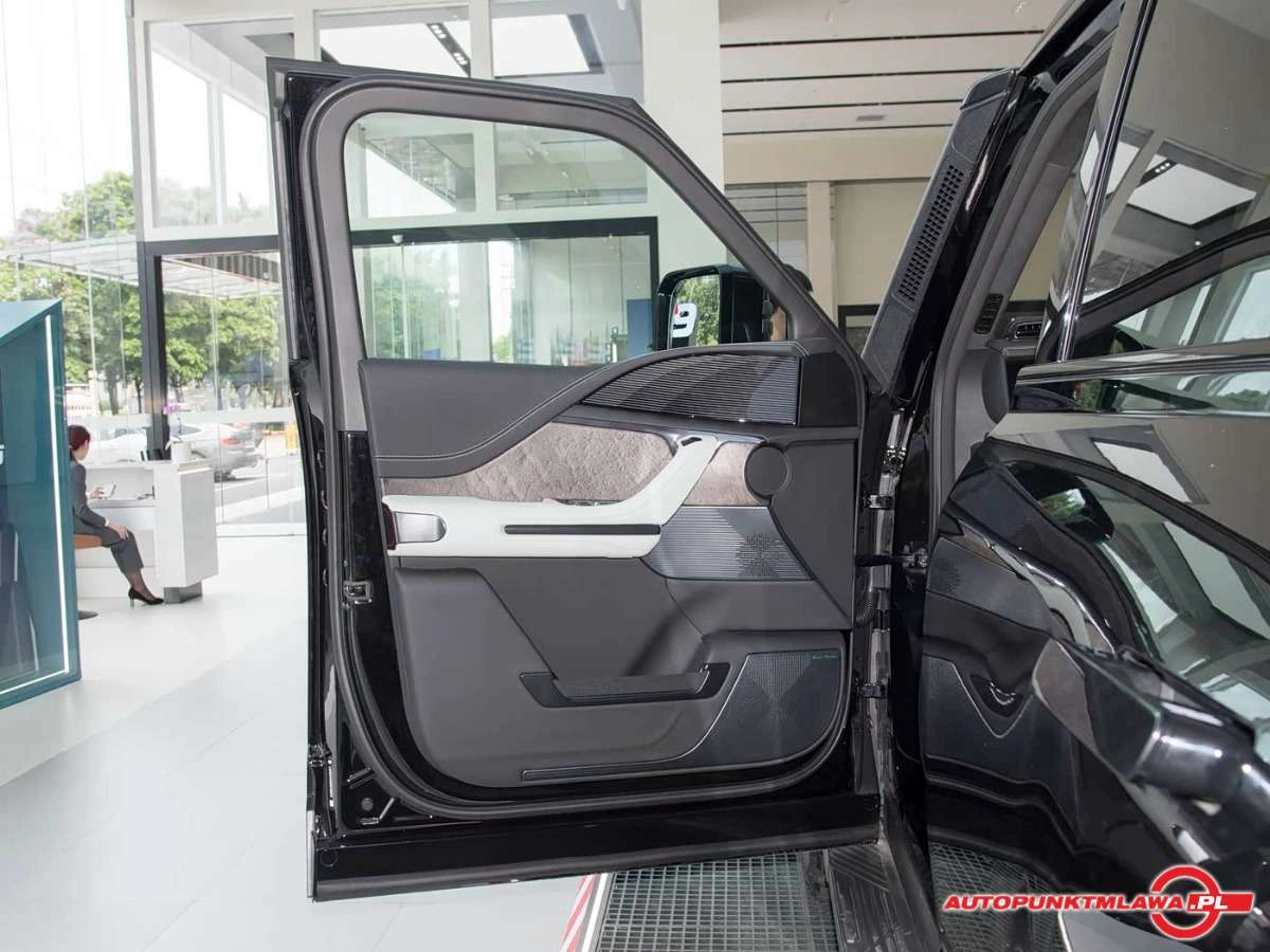 BYD Yangwang U8 - Zdjęcie 13