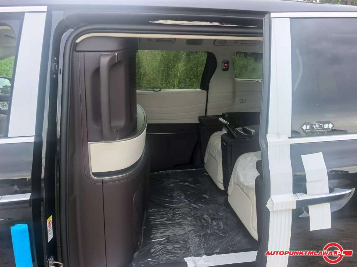 Denza D9 - Zdjęcie 5