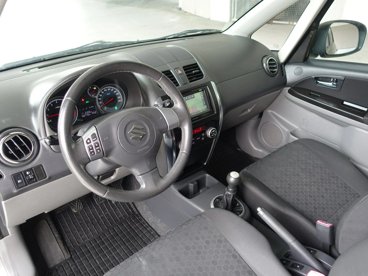 Suzuki SX4 - Zdjęcie 12