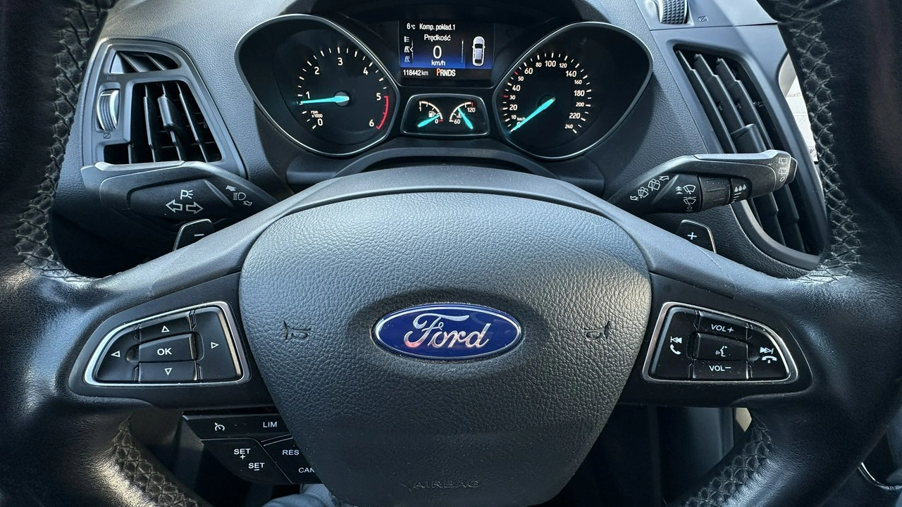 Ford Kuga - Zdjęcie 30