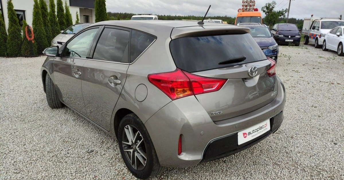 Toyota Auris - Zdjęcie 3
