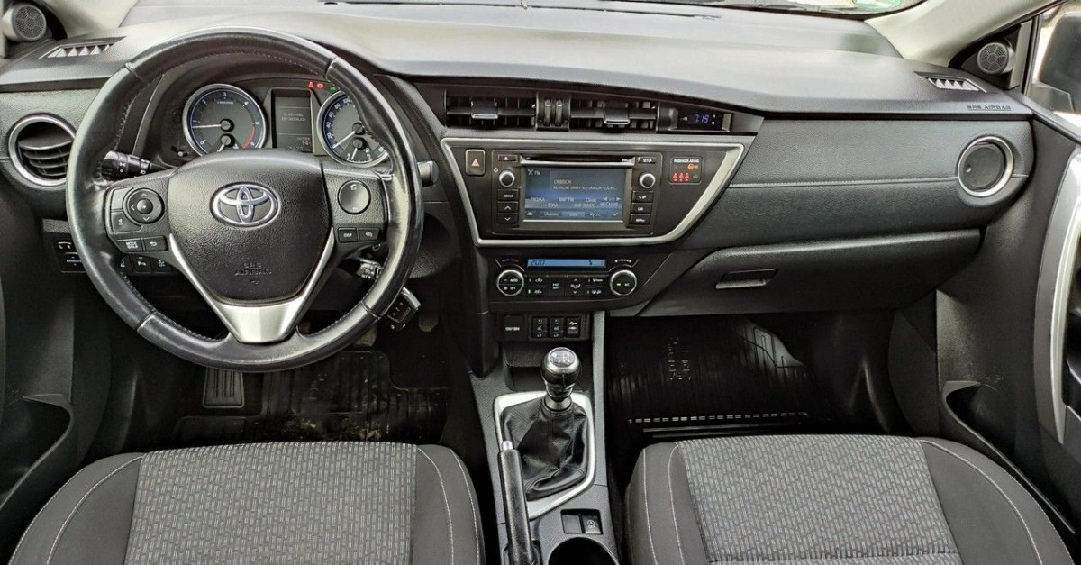 Toyota Auris - Zdjęcie 5