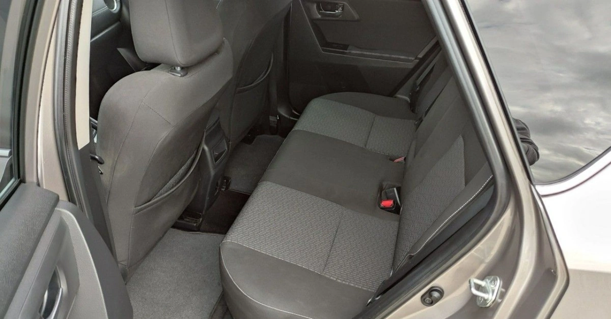 Toyota Auris - Zdjęcie 8