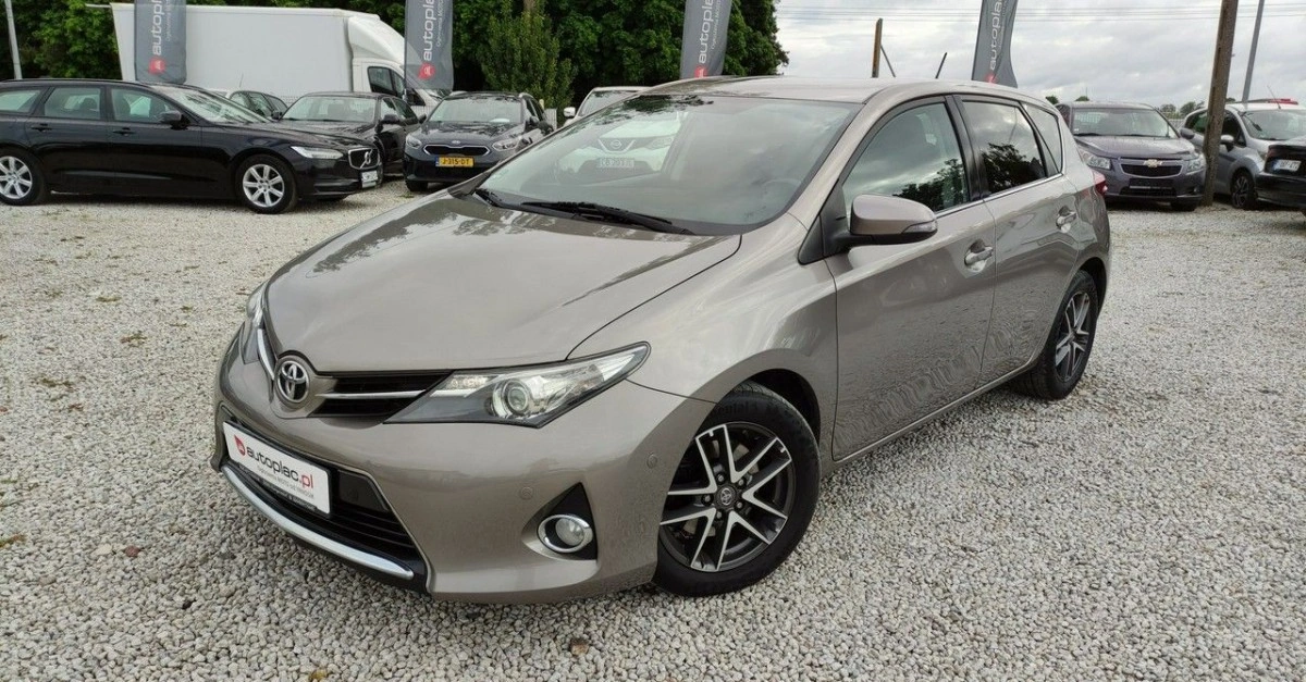 Toyota Auris - Zdjęcie 11