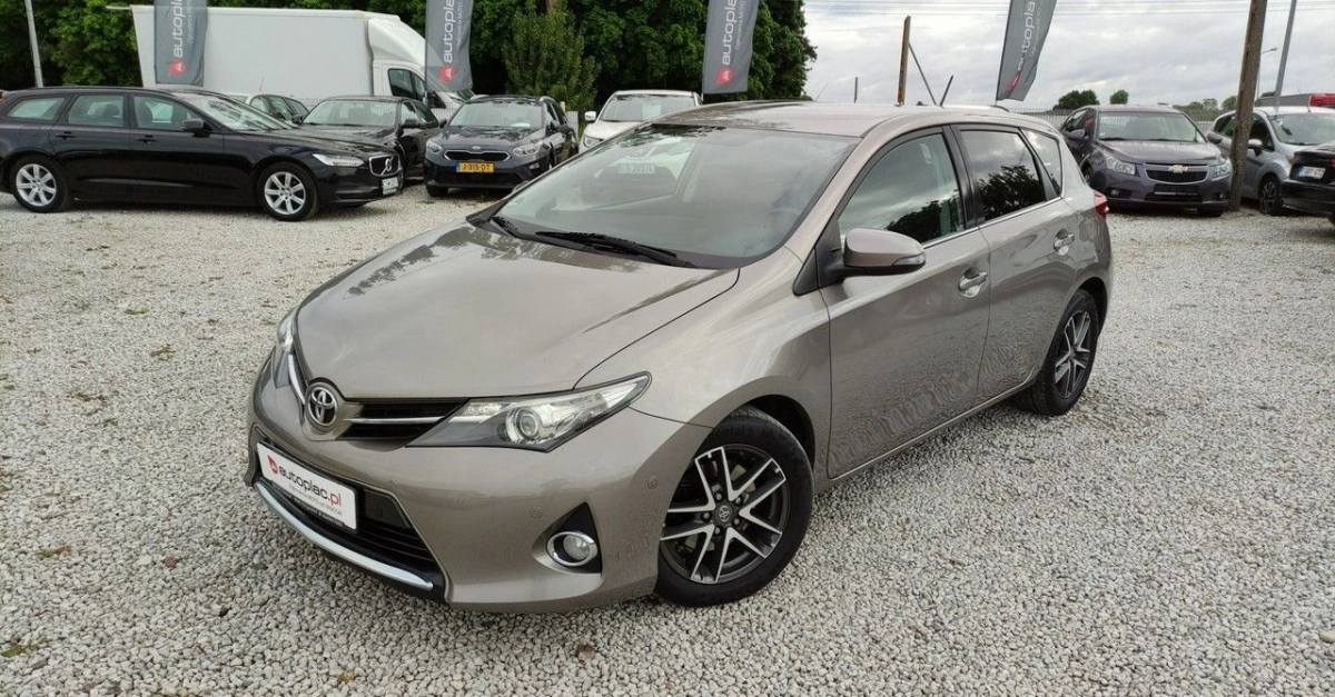 Toyota Auris - Zdjęcie 12