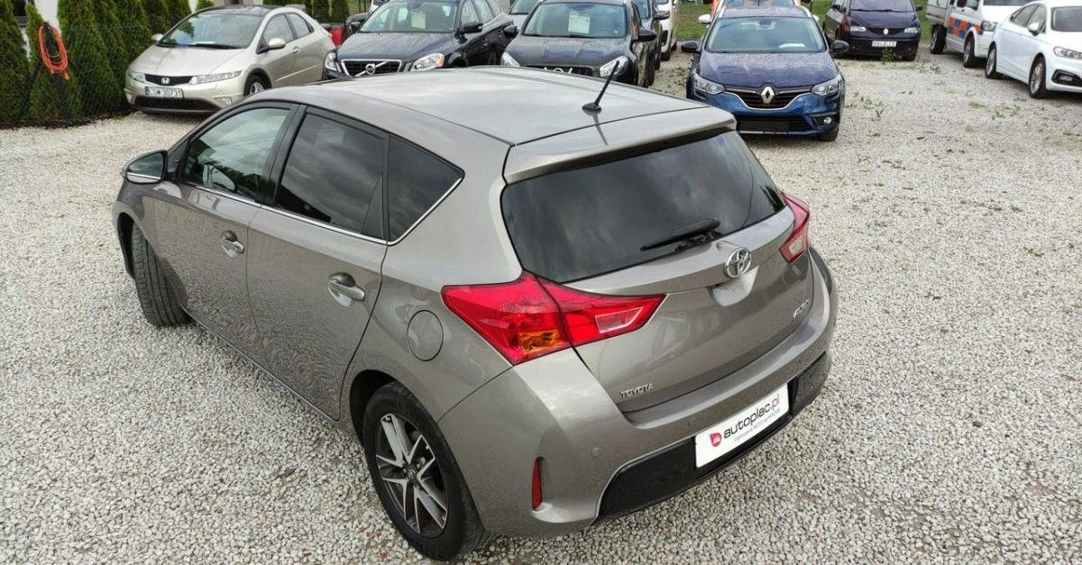 Toyota Auris - Zdjęcie 16