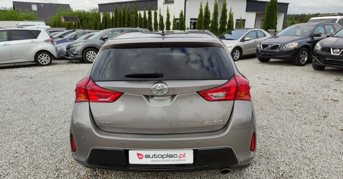 Toyota Auris - Zdjęcie 17