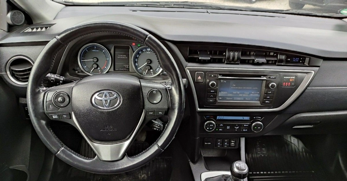 Toyota Auris - Zdjęcie 38