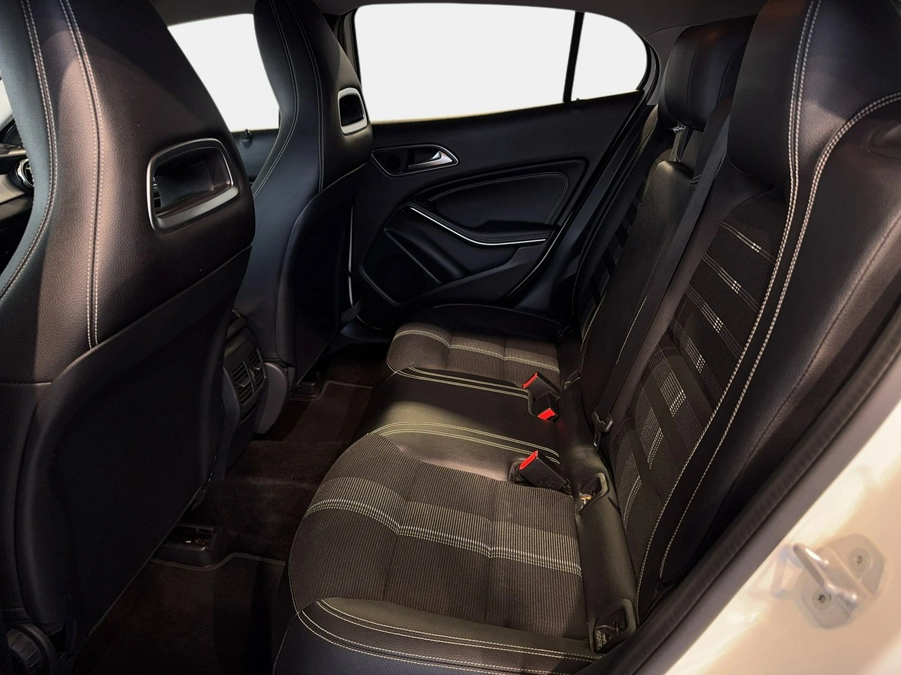 Mercedes GLA 200 - Zdjęcie 12