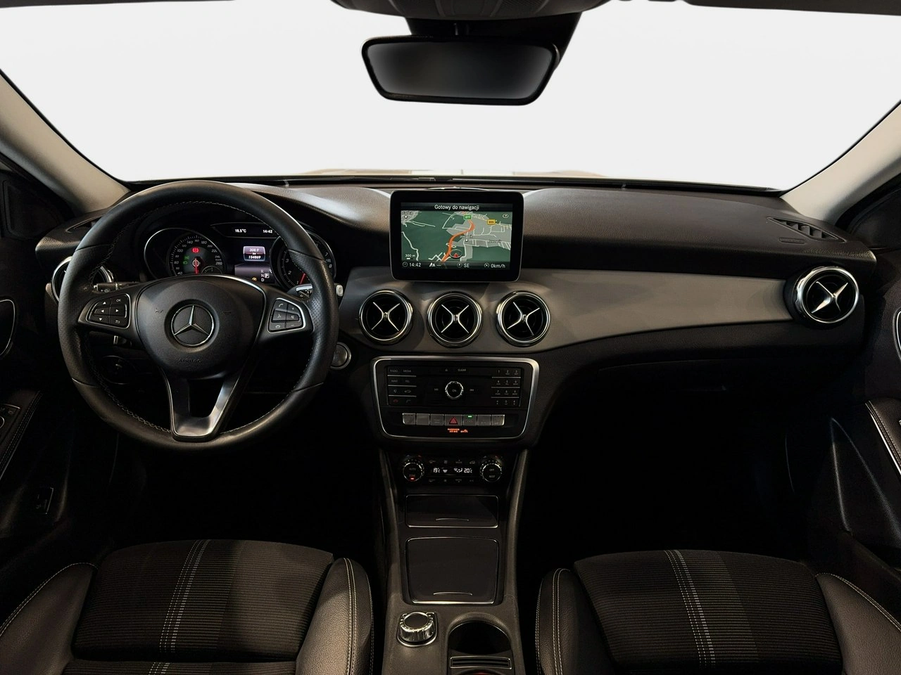 Mercedes GLA 200 - Zdjęcie 15