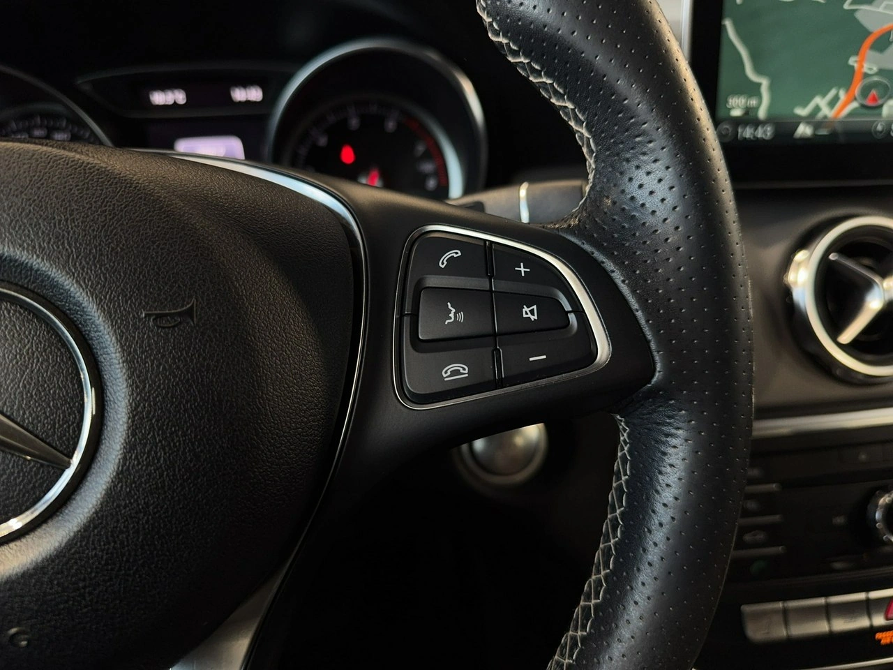 Mercedes GLA 200 - Zdjęcie 18