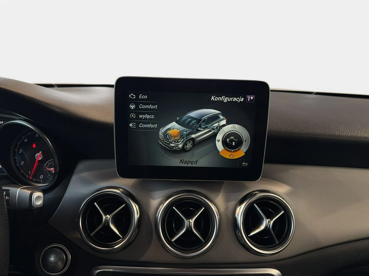 Mercedes GLA 200 - Zdjęcie 22